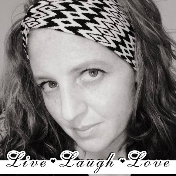 Meet your Posher, Angela - Picture 1 of 1